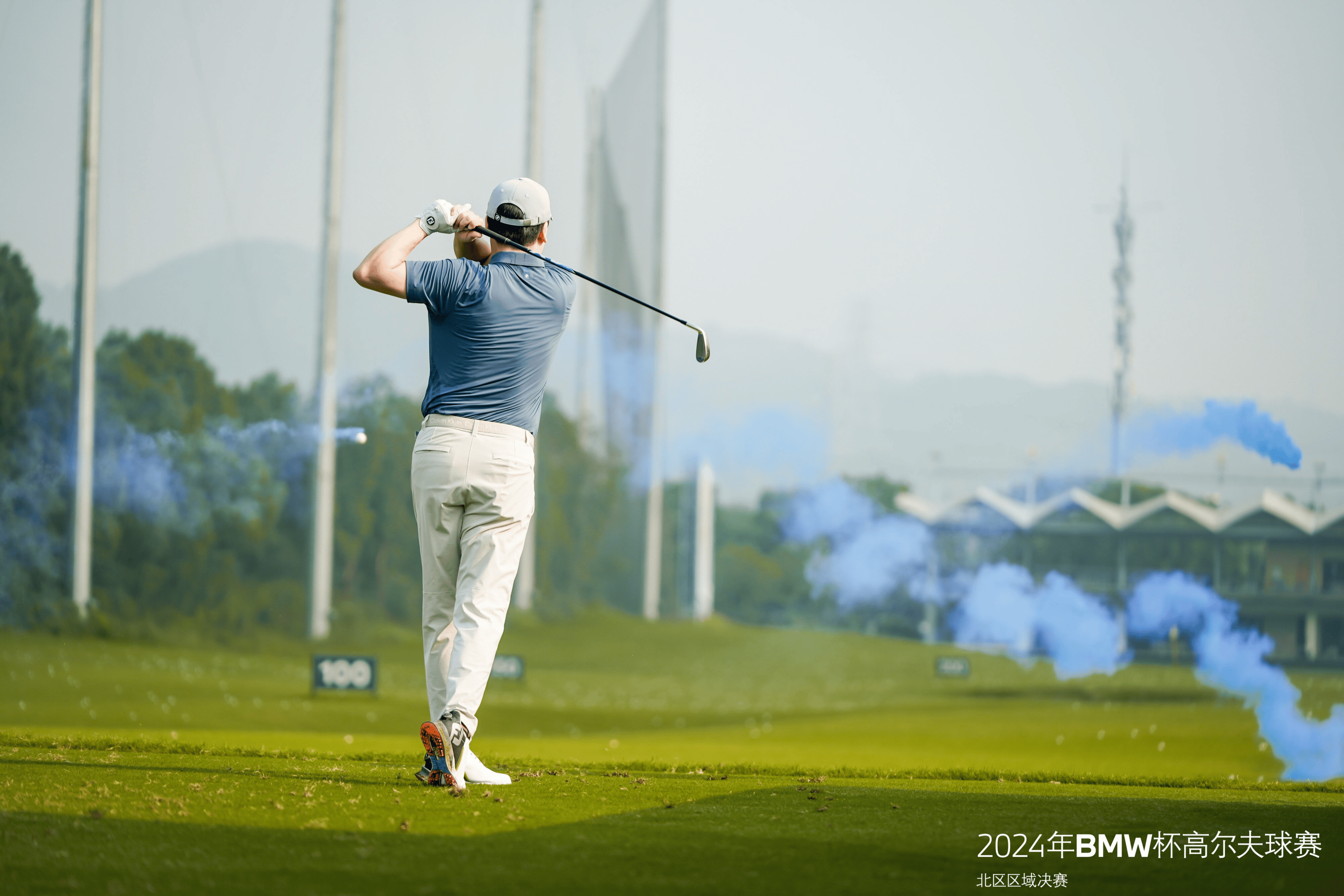 开云体育-场面火爆！高尔夫观众席沸腾不已