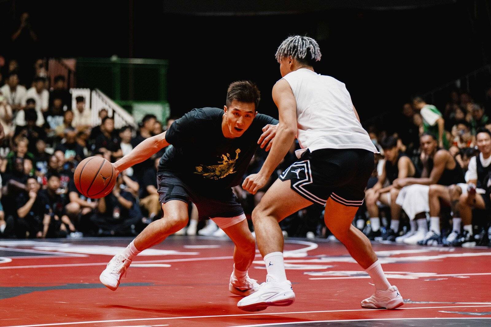 包含一场经典之战！NBA点燃球迷热情的词条