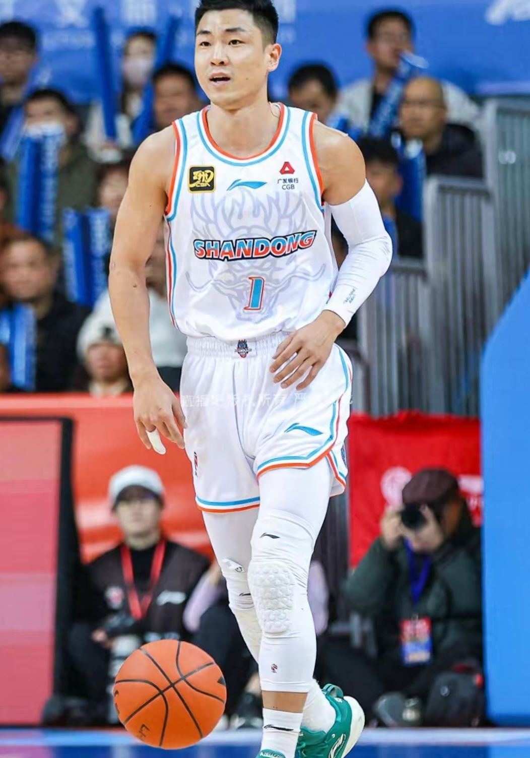 包含四川队逆转新疆队，高诗岩高光表现的词条