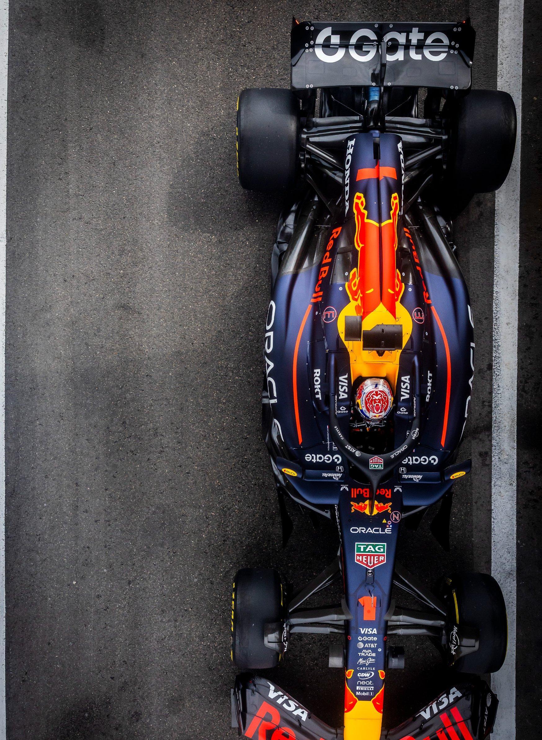 红牛车队险胜威廉姆斯，皮亚斯特里高光表现