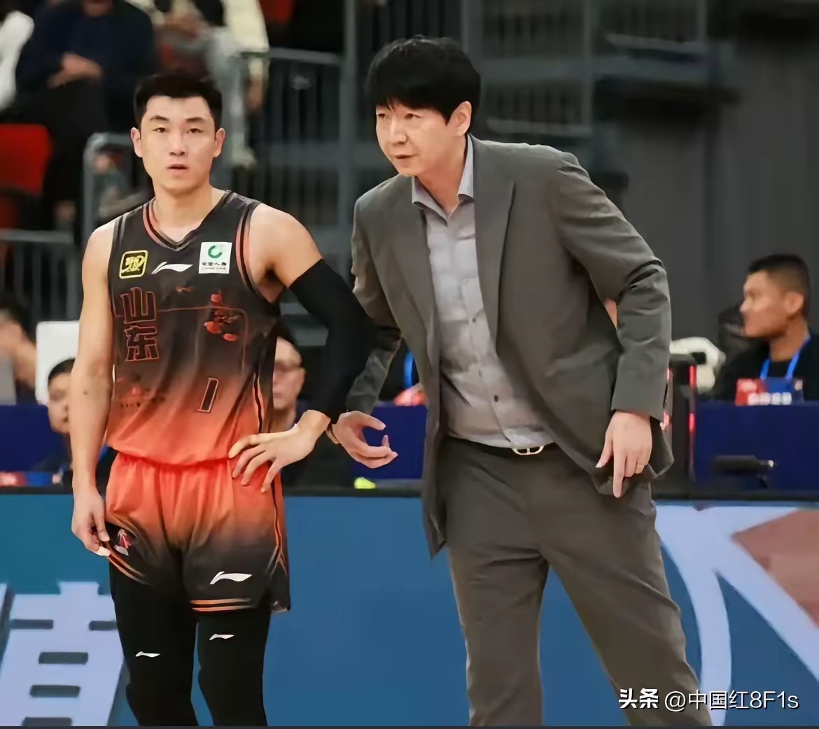 山东队翻盘北京队，米切尔高光表现