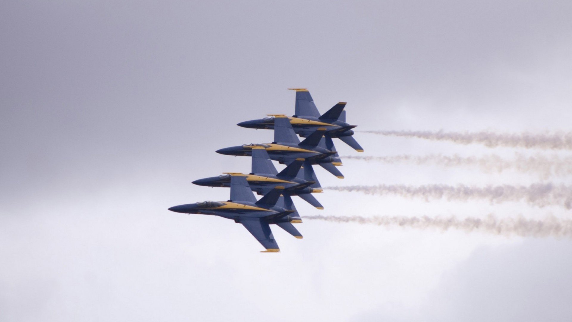 新狼王登基，爱德华兹在NBA季后赛之夜扛起整座明尼苏达