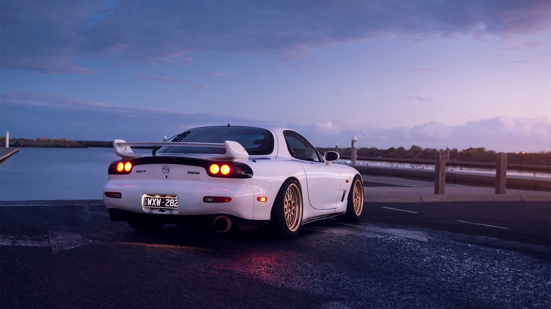 NBA季后赛之夜,当哈登化身篮球哈弗茨,用蓝色火焰点燃赛场