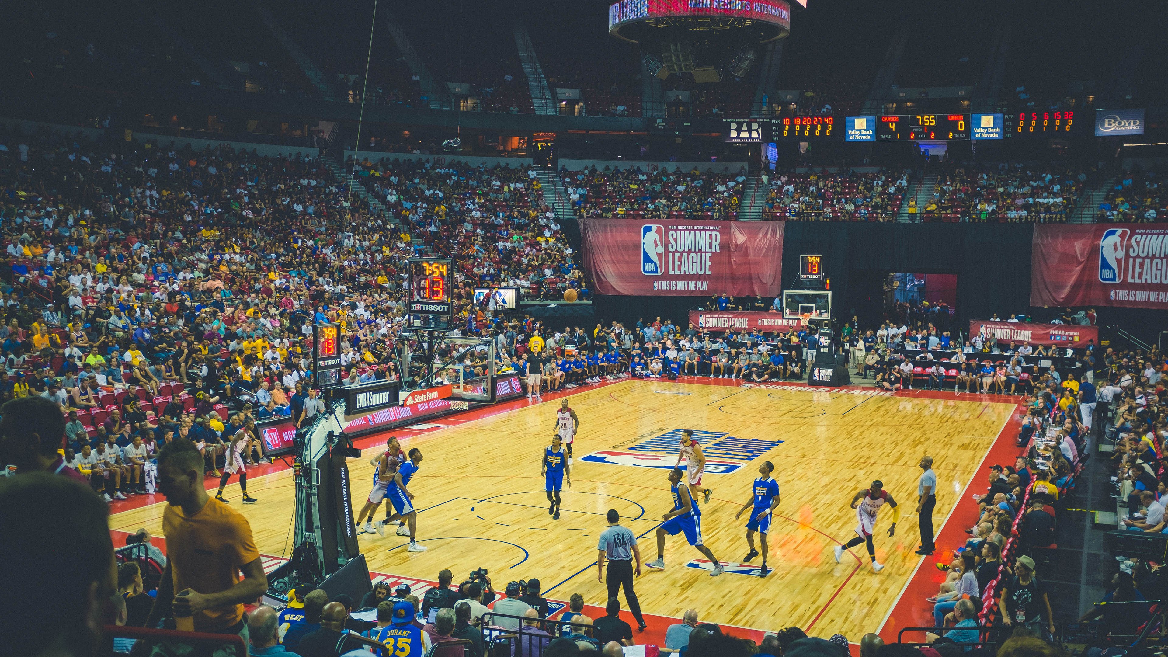 终章逆袭，硬仗之王拉亚的F1年度争冠夜