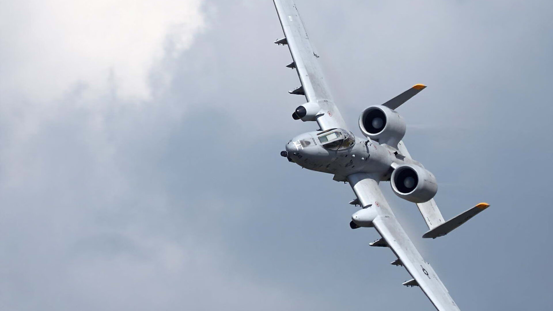 开云体育平台APP-绿茵与硬木的对话，当意甲焦点战遇见猛龙撕裂北京队防线